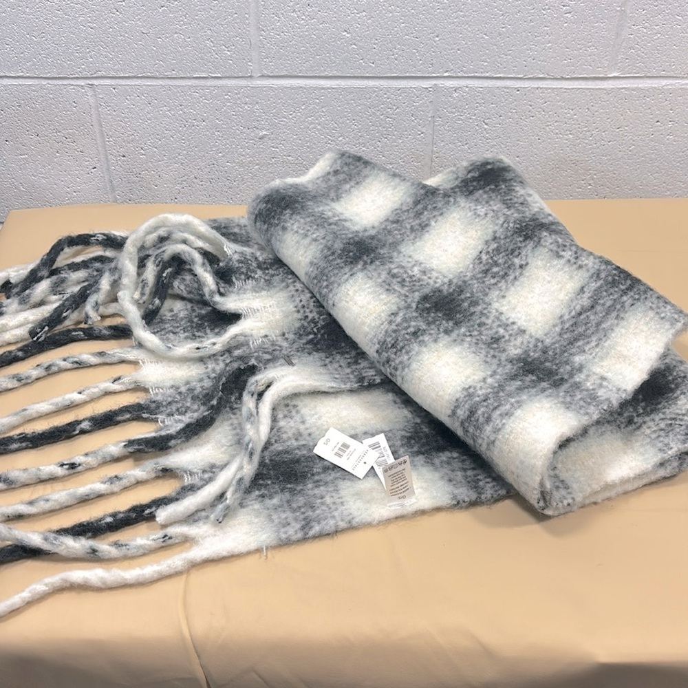 NWT Aeropostale, super soft plaid, black blue and white oversized scarf​​​​​​